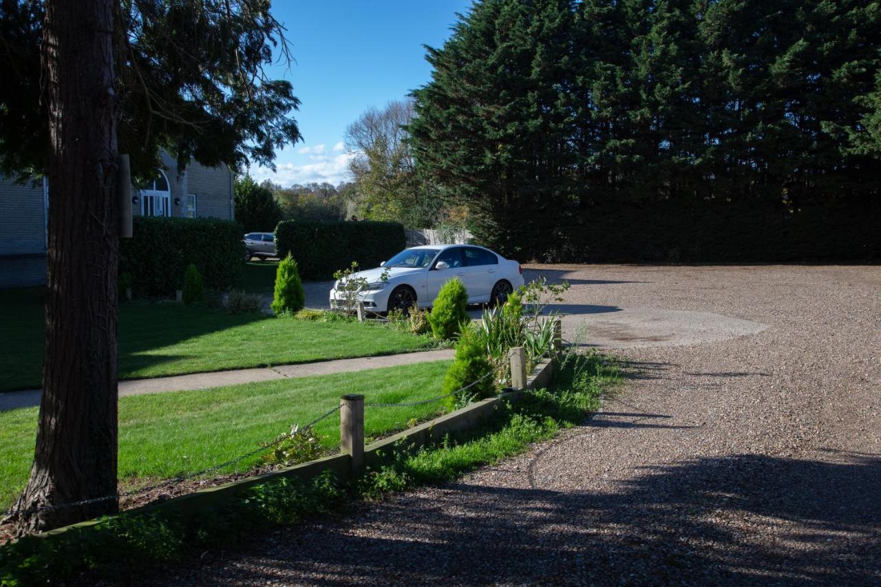 Western Claydon 3*